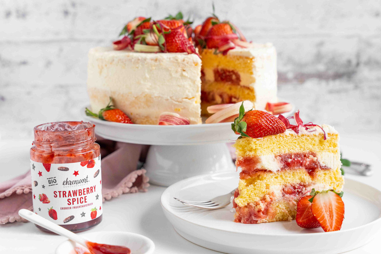 Erdbeer-Rhabarber-Torte zum Muttertag mit BIO Erdbeer Spice Erdbeer Fruchtaufstrich von ehrenwort. Genussmomente
