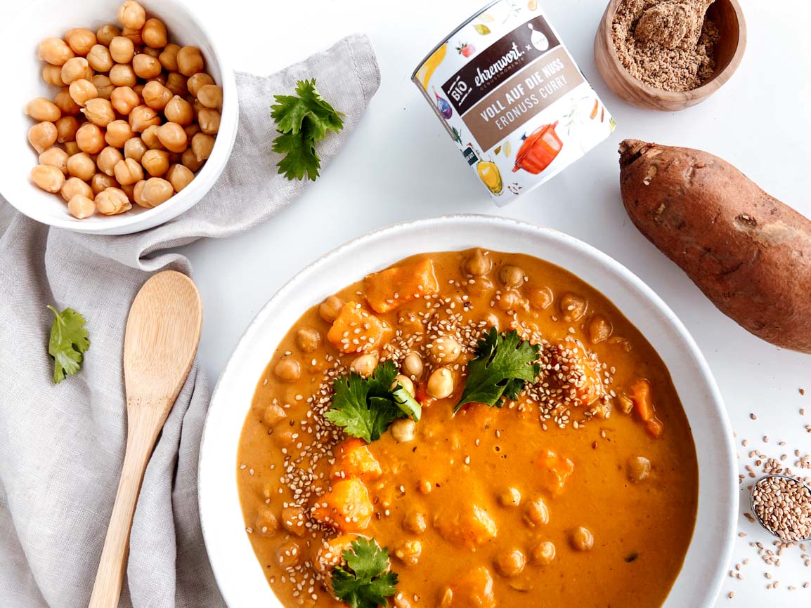 Rezept: Erdnusssuppe mit Süßkartoffeln, vegan, mit ehrenwort. BIO Voll auf die Nuss Erdnuss Curry