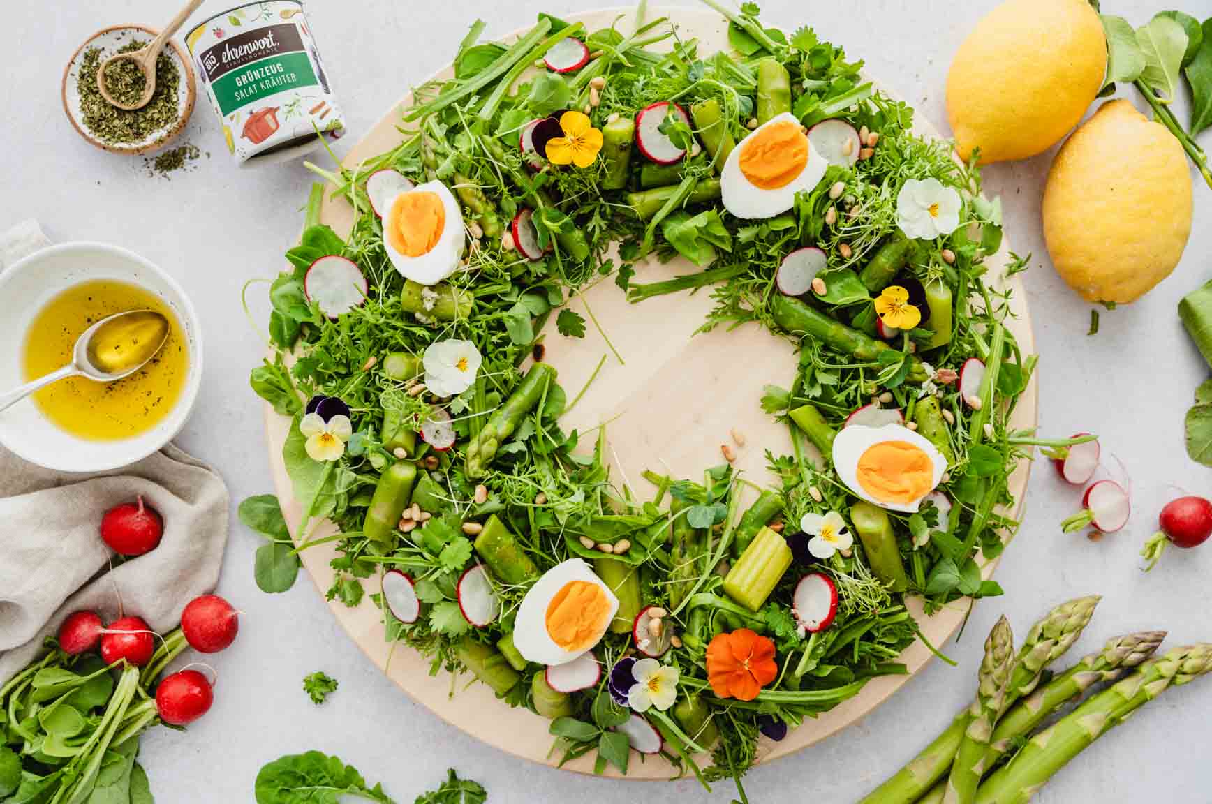 Frühlingshafter Salatkranz, Ostern, Frühling, Salat